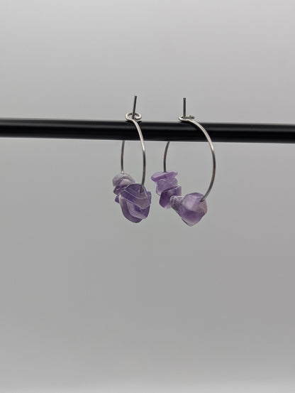 Amethyst Creolen aus Edelstahl | Zarte Edelstein-Ohrringe in Gold oder Silber | 1073