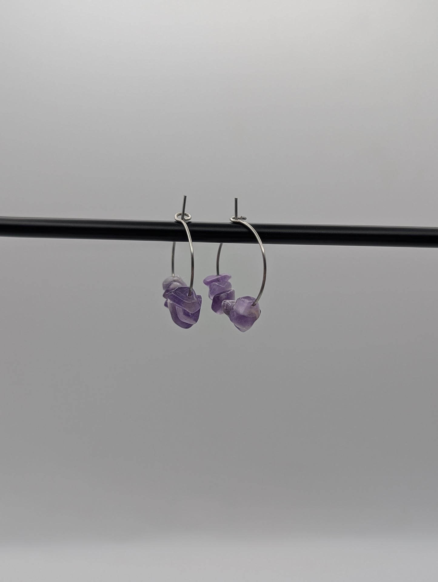 Amethyst Creolen aus Edelstahl | Zarte Edelstein-Ohrringe in Gold oder Silber | 1073
