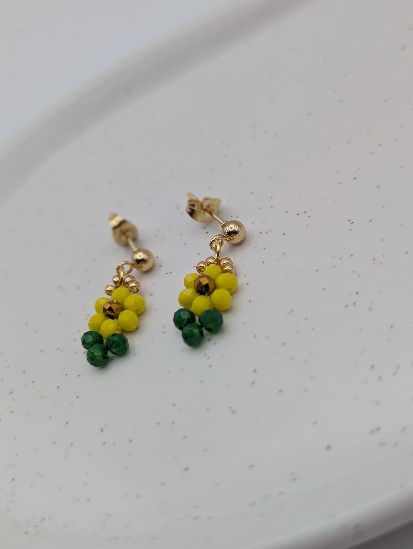 Sonnenblumen-Ohrringe | Zarte Perlenohrringe in Gelb & Grün | 1072