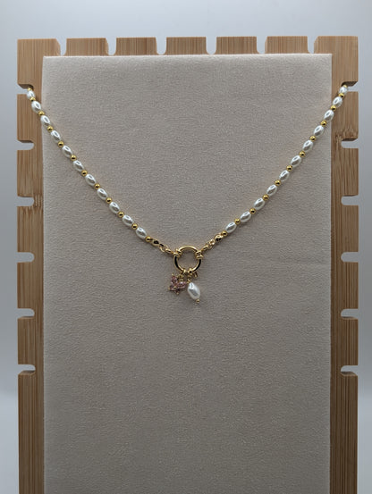 Perlenkette mit Schmetterlings-Anhänger | 18K vergoldet & Süßwasserperle | 1080