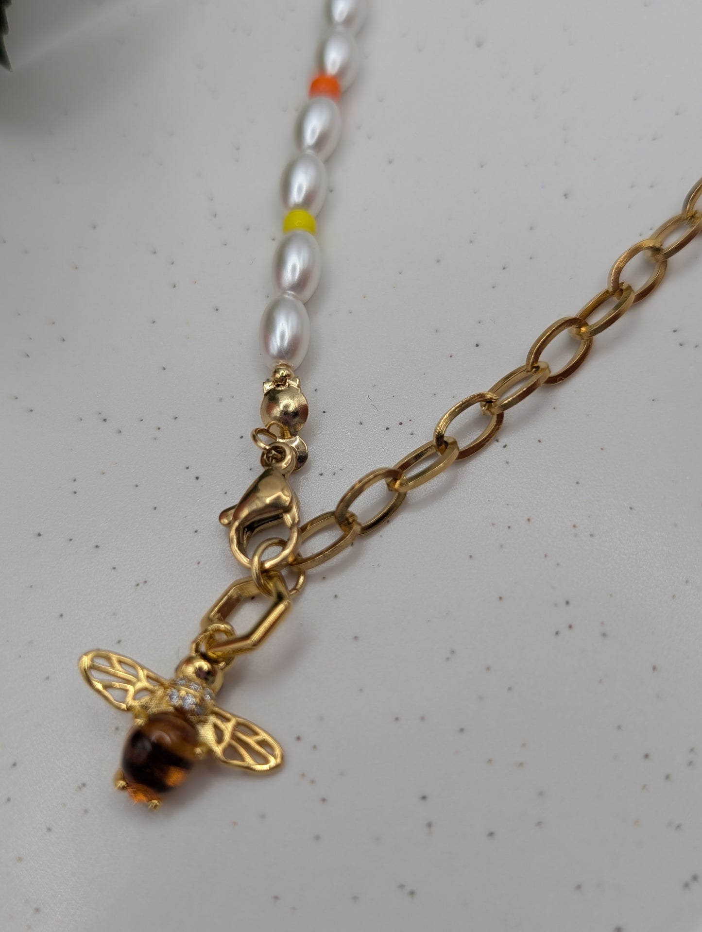 Perlenkette mit Bienen-Anhänger – 925er Silber & Miyuki-Perlen | 1082