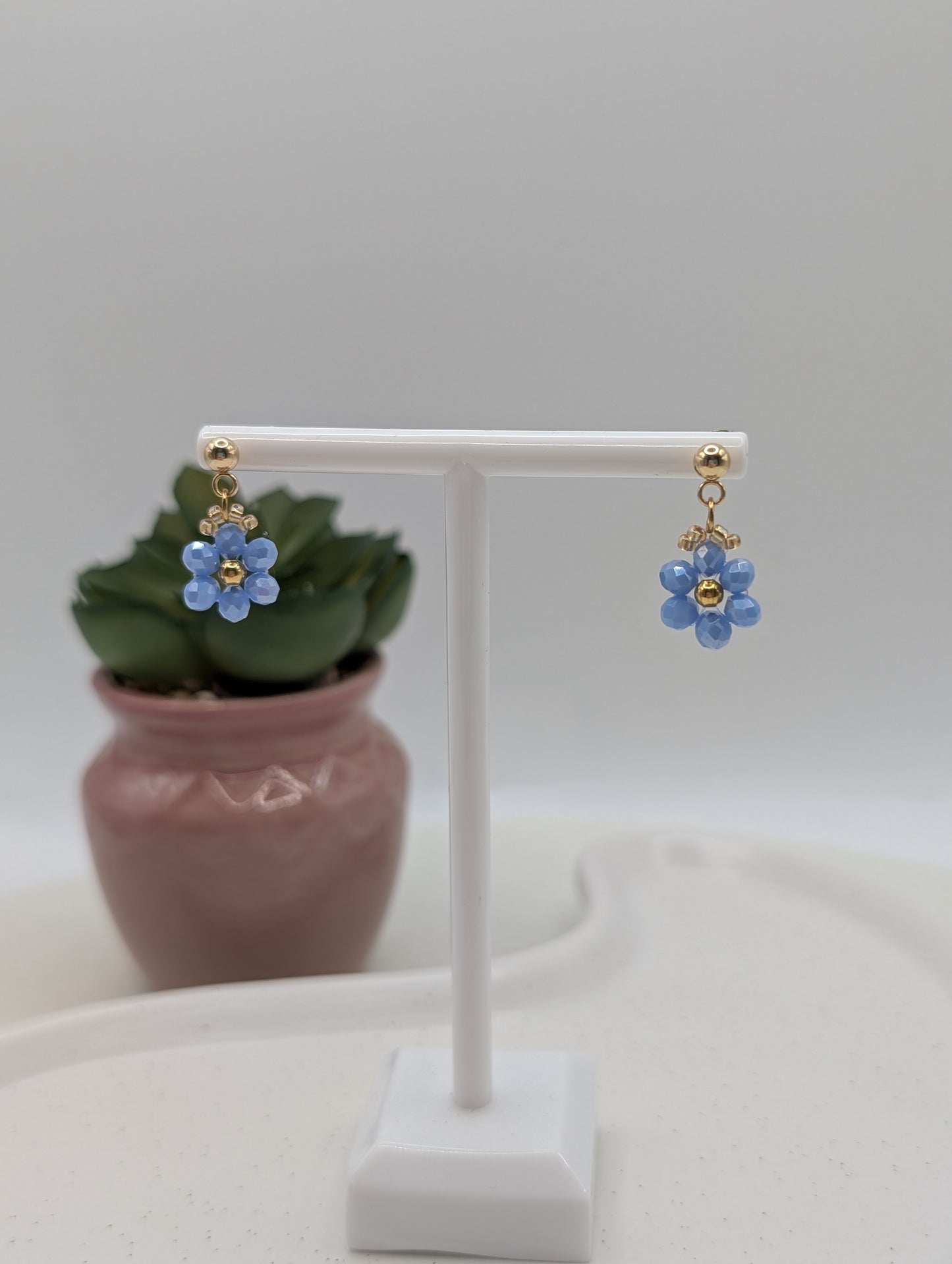 Blumen-Ohrringe aus Edelstahl | Zarte Perlenblumen in 3 Farben | 1074