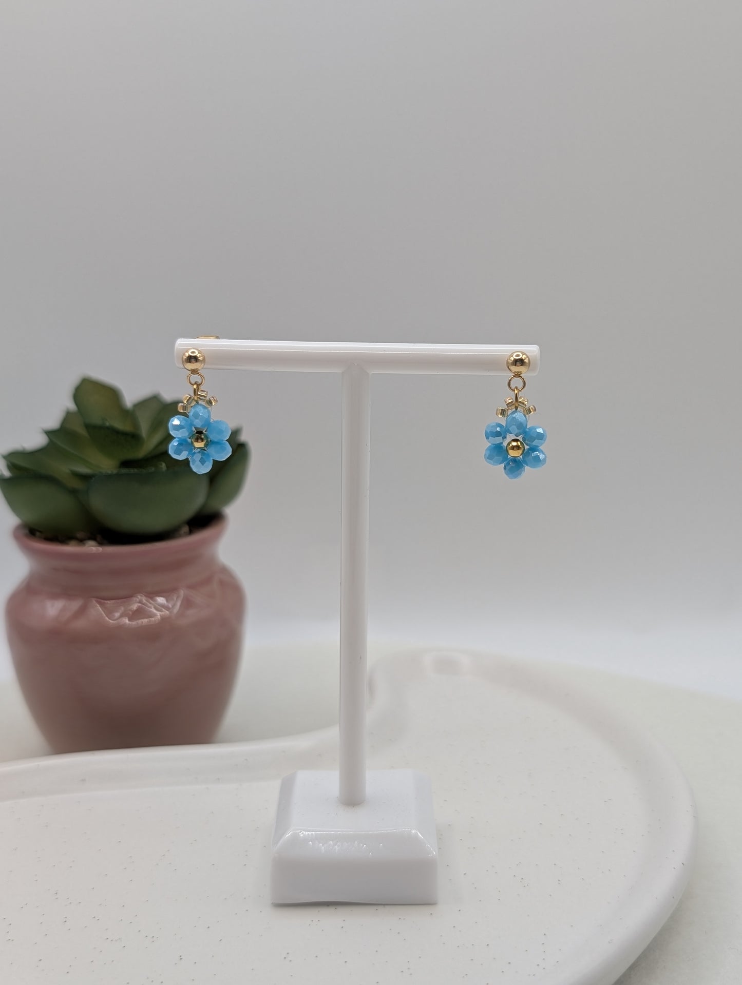 Blumen-Ohrringe aus Edelstahl | Zarte Perlenblumen in 3 Farben | 1074