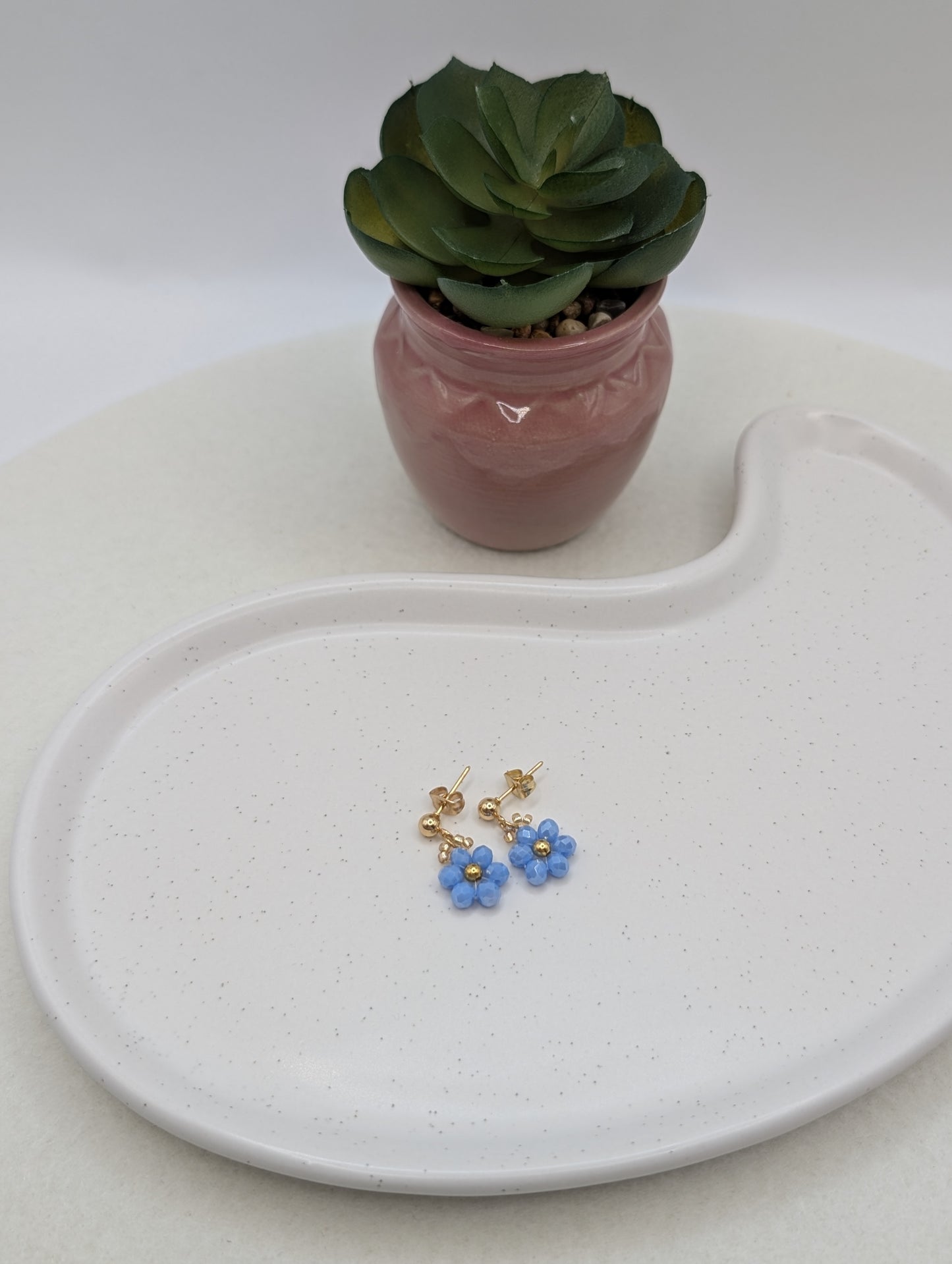 Blumen-Ohrringe aus Edelstahl | Zarte Perlenblumen in 3 Farben | 1074