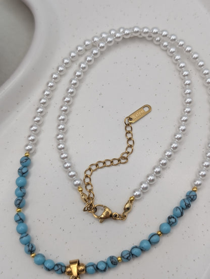 Perlenkette mit Fischanhänger aus Edelstahl | Weiß (Howlith) oder Blau (Türkis) | 1077