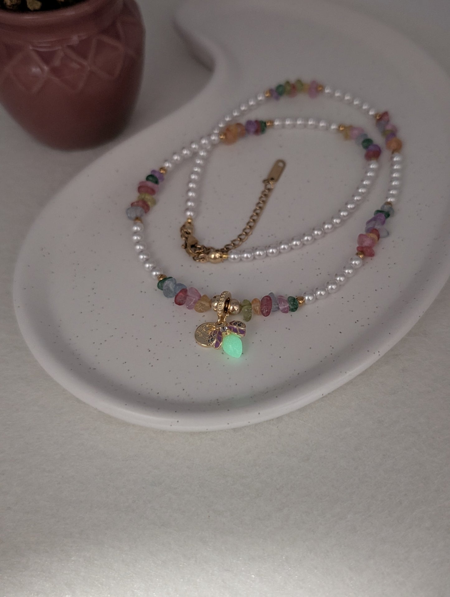 Perlenkette mit Glühwürmchen-Anhänger – 925er Silber & bunte Glassteine | 1081