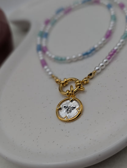 Bunte Perlenkette mit Bienen-Medaillon | 925er Silber & Edelstahl | 1076