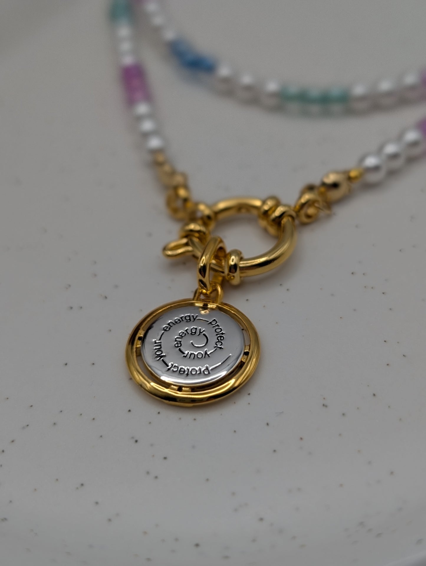 Bunte Perlenkette mit Bienen-Medaillon | 925er Silber & Edelstahl | 1076