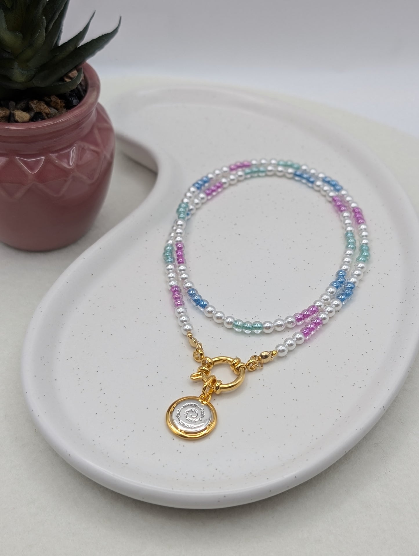 Bunte Perlenkette mit Bienen-Medaillon | 925er Silber & Edelstahl | 1076