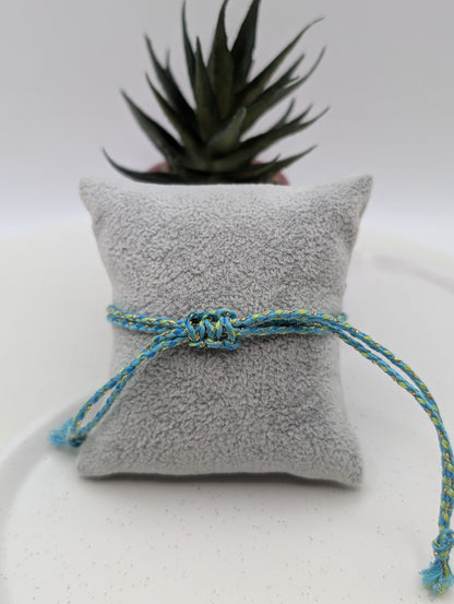 Handgefertigtes Makramee Armband mit Herz & Sternanhänger | Baumwollband | Edelstahl | 18K vergoldet | 1011