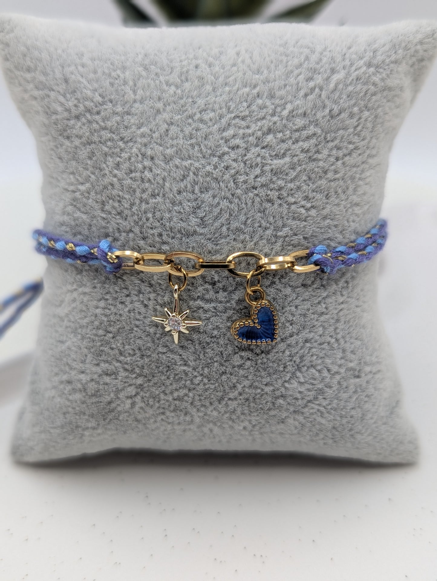 Handgefertigtes Makramee Armband mit Herz & Sternanhänger | Baumwollband | Edelstahl | 18K vergoldet | 1011