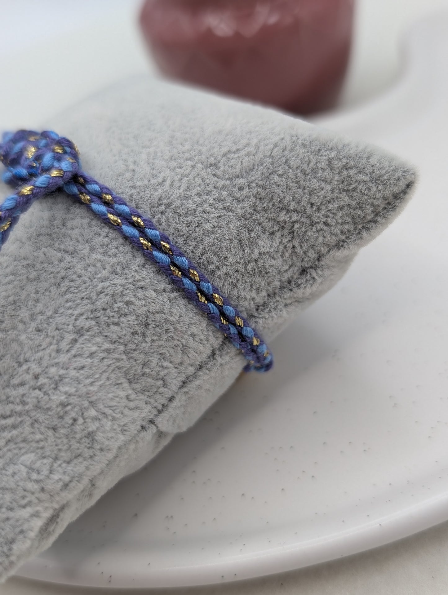 Handgefertigtes Makramee Armband mit Herz & Sternanhänger | Baumwollband | Edelstahl | 18K vergoldet | 1011