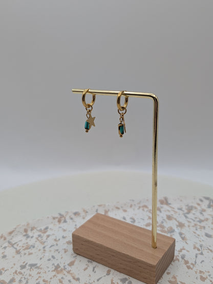 Goldene Creolen mit Stern & Glasperle – in Grün oder Blau | filigrane Edelstahl Ohrringe | Handmade | 1036