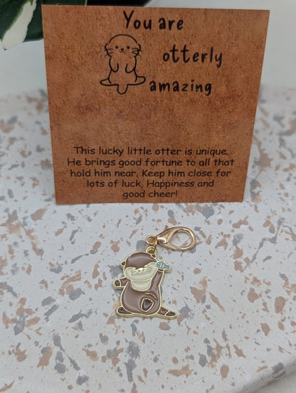 Pocket Hug - Glücks-Otter Anhänger - "You Are Otterly Amazing" | Aufmerksamkeit | Glücksbringer | Mutmacher | Geschenkidee | 1034