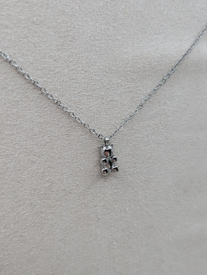 Zarte Kette aus Edelstahl mit schlichtem Teddy-Anhänger aus 925er Silber | 1090