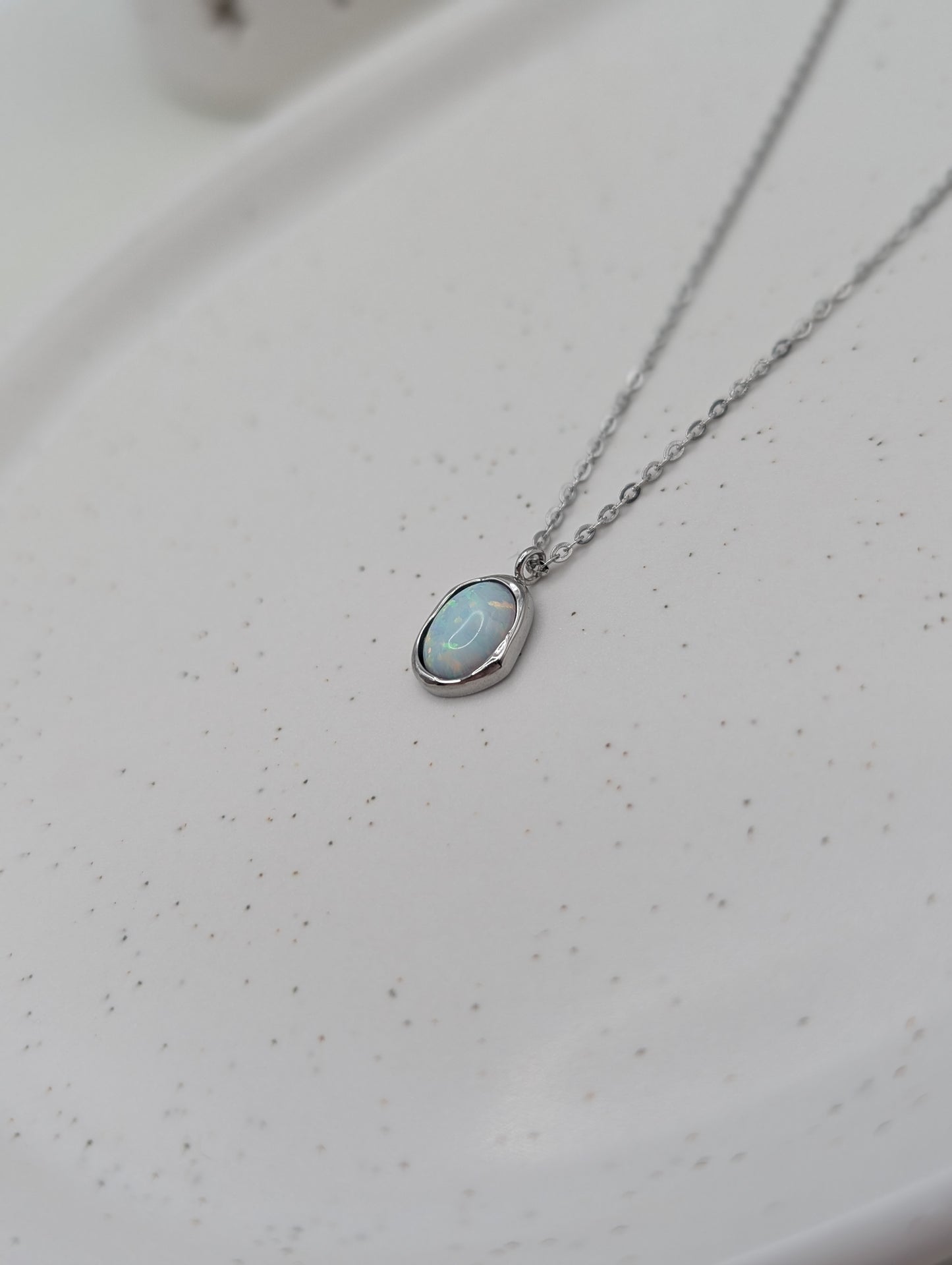 Kette mit Opal-Anhänger – 18 Karat vergoldet & Edelstahl | 1088