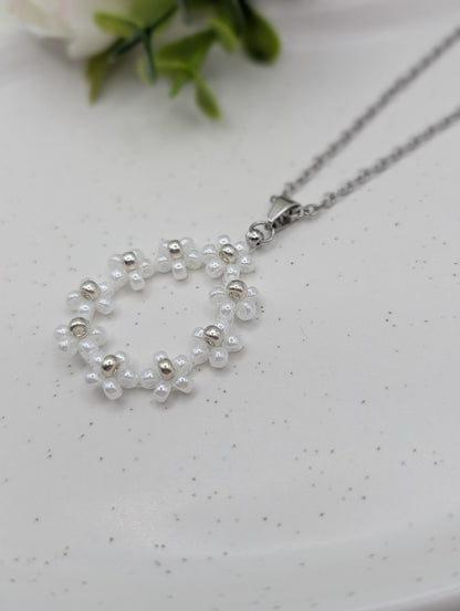 Edelstahlkette mit Blümchen aus Miyuki-Perlen | 1100