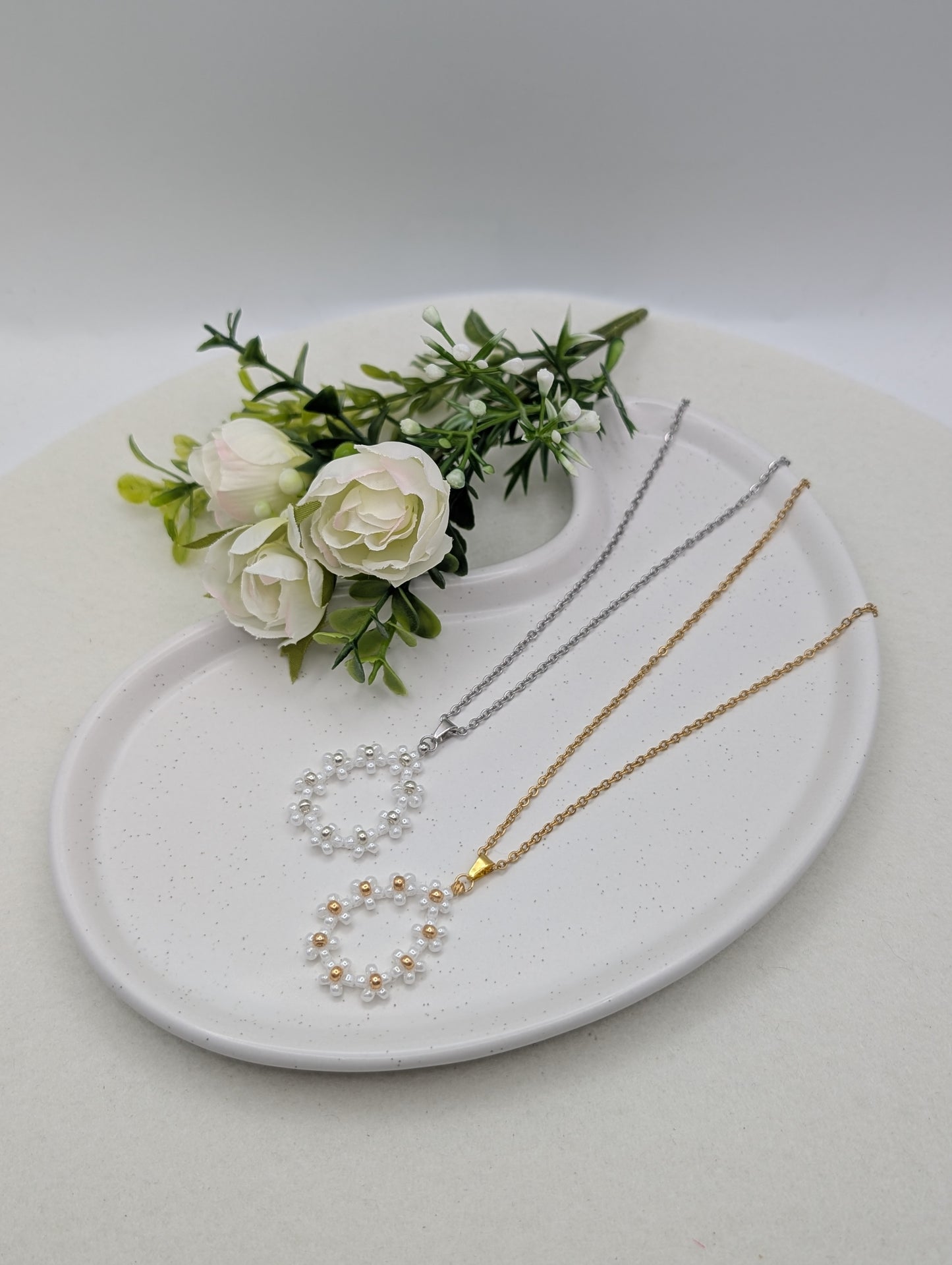 Edelstahlkette mit Blümchen aus Miyuki-Perlen | 1100