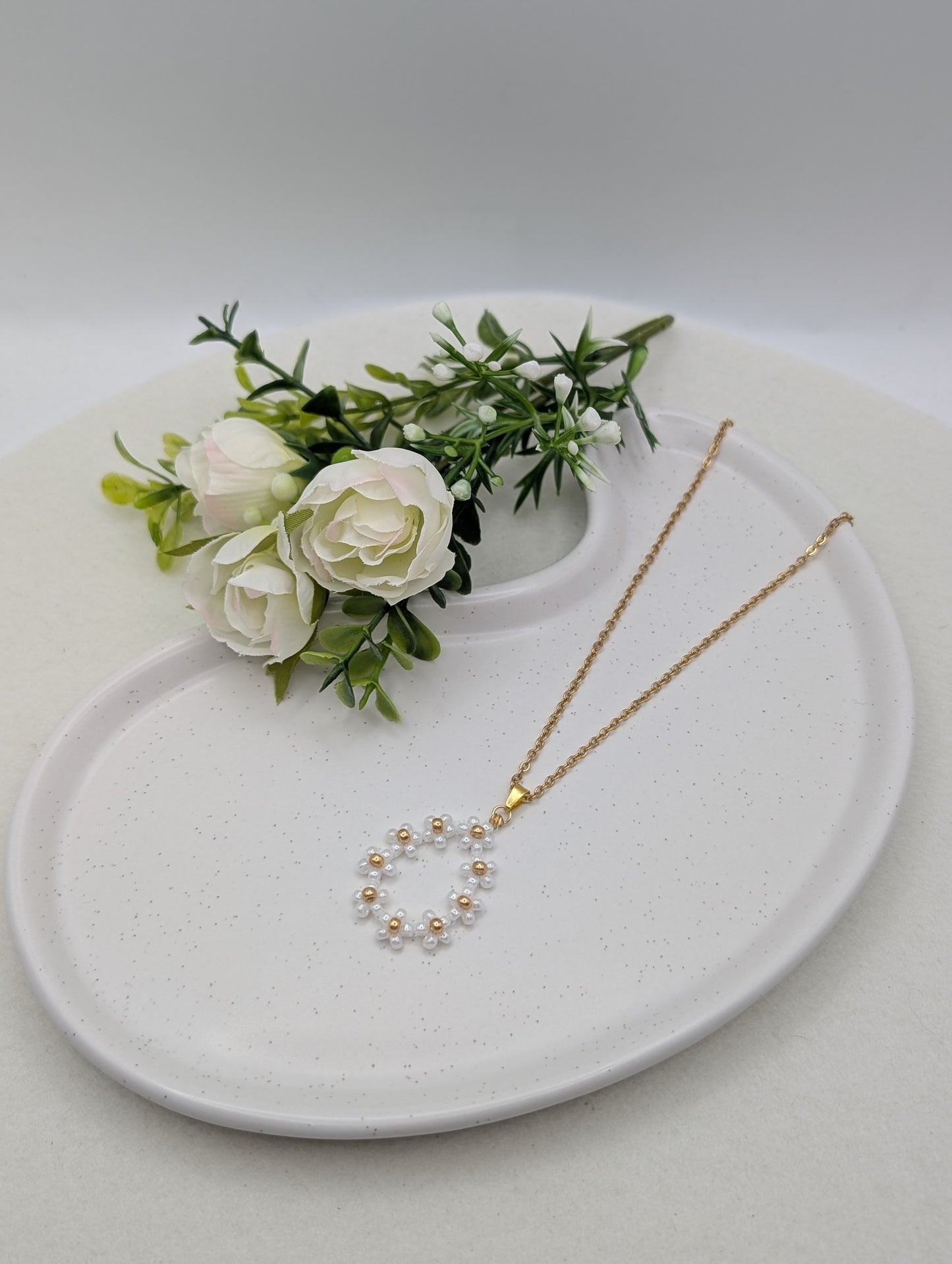 Edelstahlkette mit Blümchen aus Miyuki-Perlen | 1100
