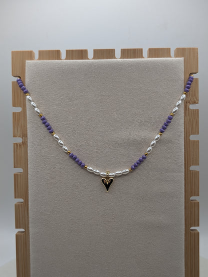 Elegante Perlenkette mit Herzanhänger – Lila & Gold | 1104