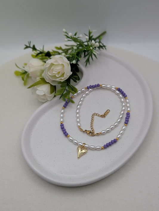 Elegante Perlenkette mit Herzanhänger – Lila & Gold | 1104