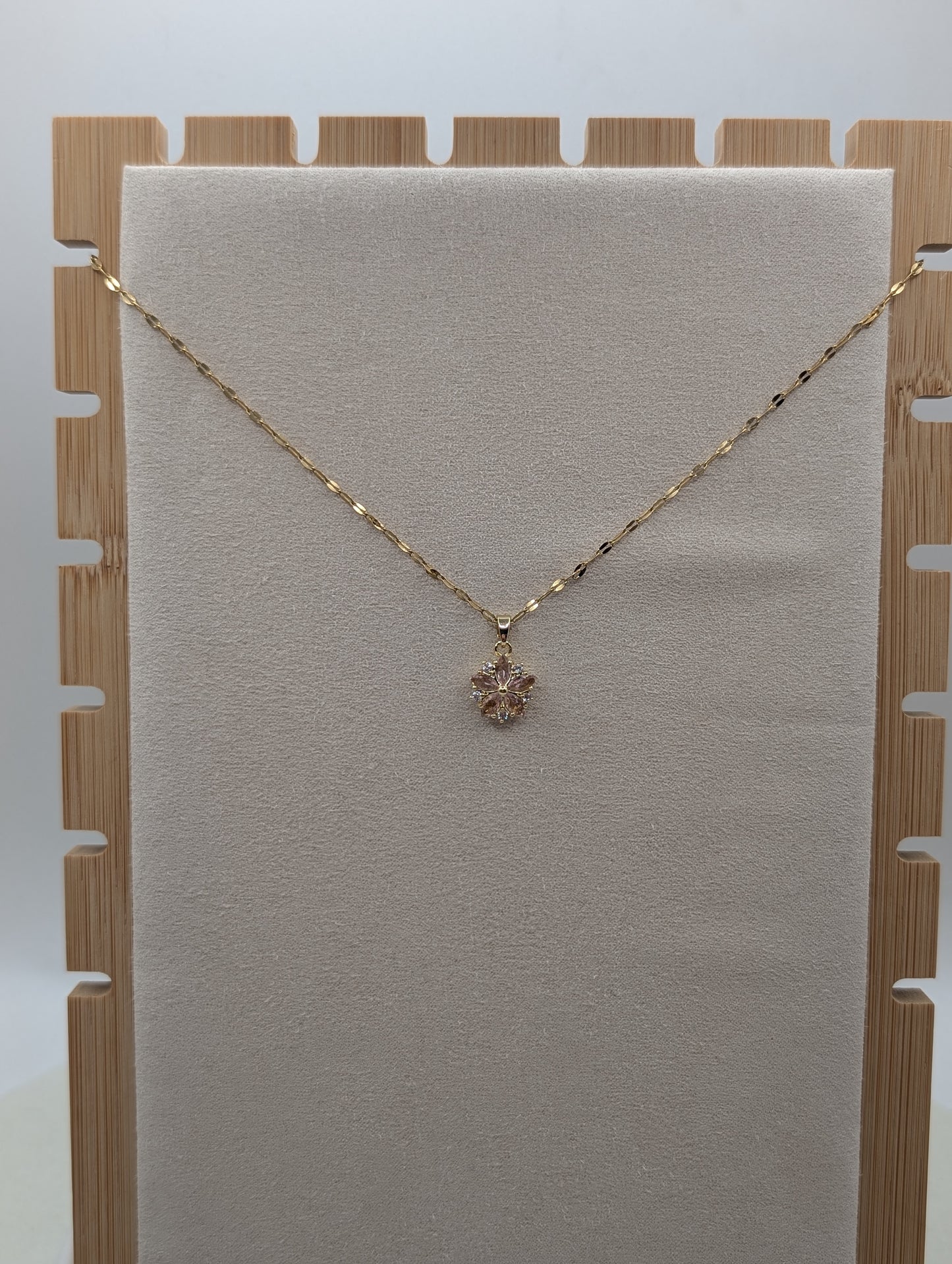 Zarte Blütenkette mit Zirkonia – 18k vergoldet | 1118