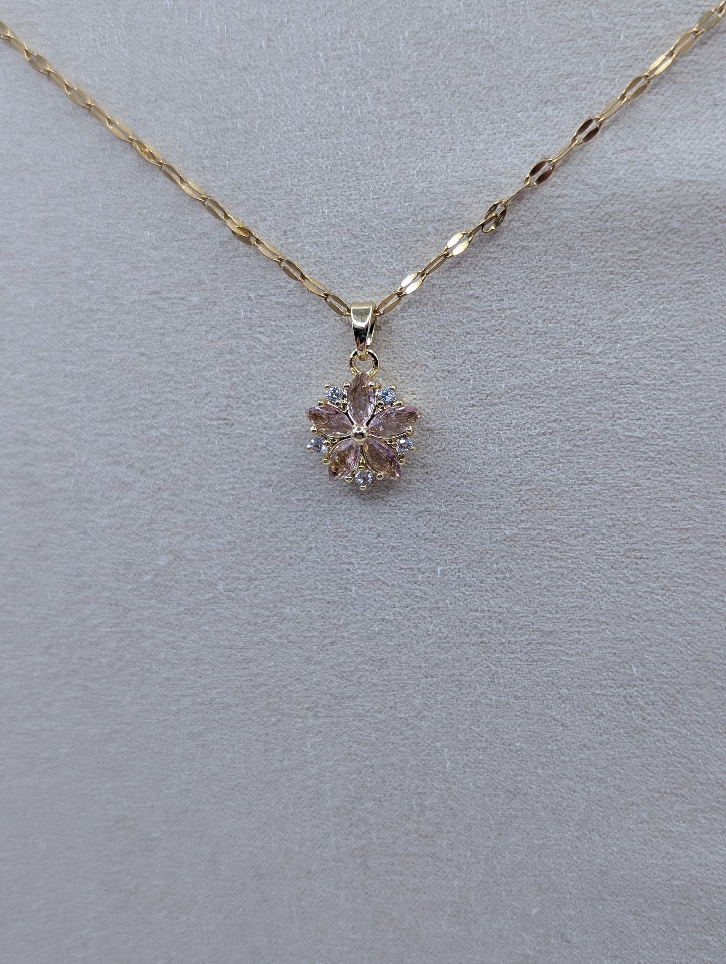 Zarte Blütenkette mit Zirkonia – 18k vergoldet | 1118