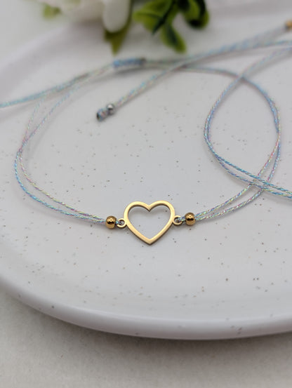 Makramee Armband mit Herz aus Edelstahl – irisierendes Band | 1118