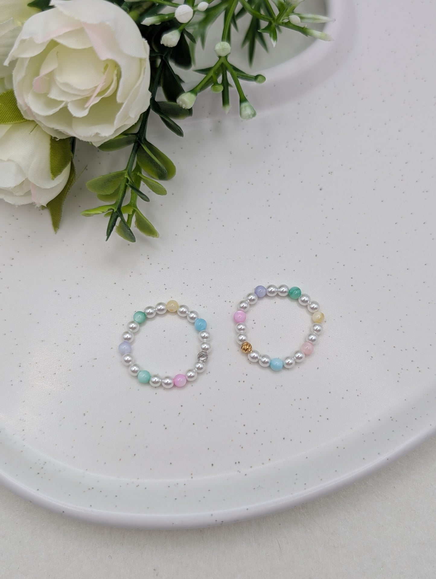 Perlenring „Soft Moments“ mit farbigen Muschelperlen | 1127