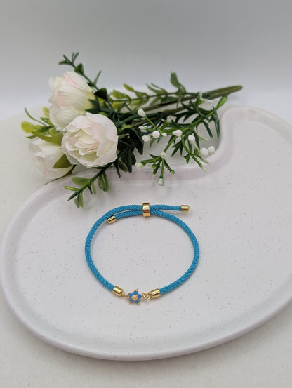 „Little Bloom“ – Nylonarmband mit 18K vergoldeter Blume | 1131